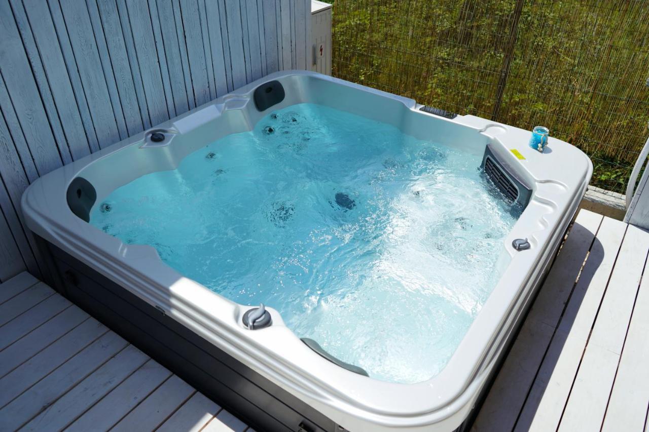 Boutique Style Eco-Beachhouse, Private Jacuzzi Privlaka (Zadar) Exterior foto