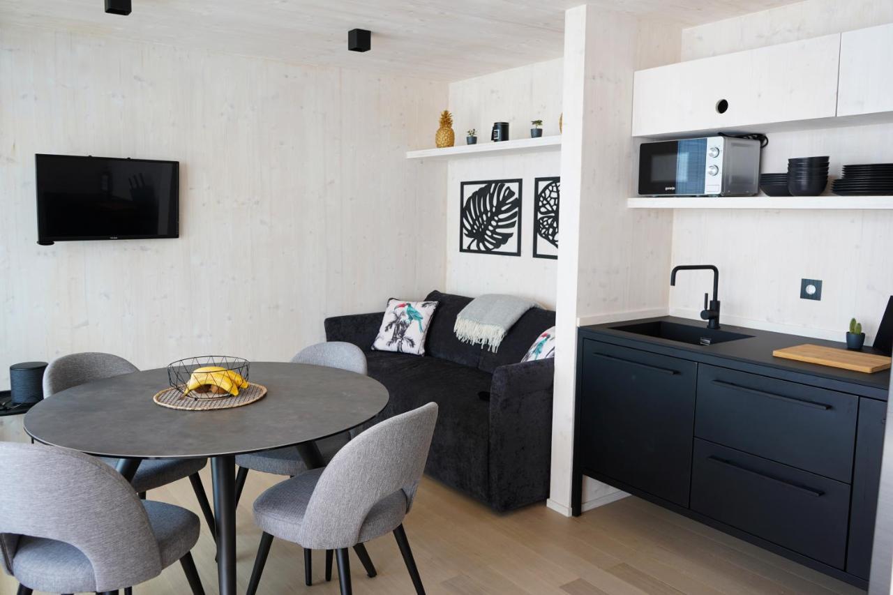 Boutique Style Eco-Beachhouse, Private Jacuzzi Privlaka (Zadar) Exterior foto