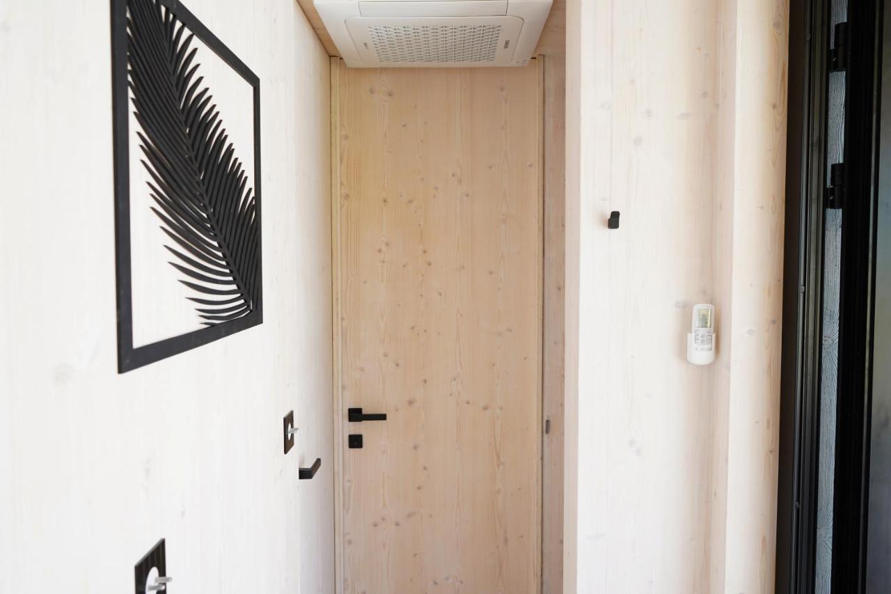 Boutique Style Eco-Beachhouse, Private Jacuzzi Privlaka (Zadar) Exterior foto